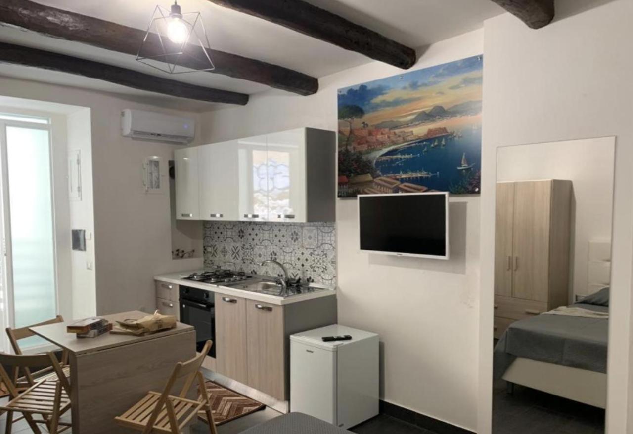 Apartamento Viky House Chiaia Nápoles Exterior foto