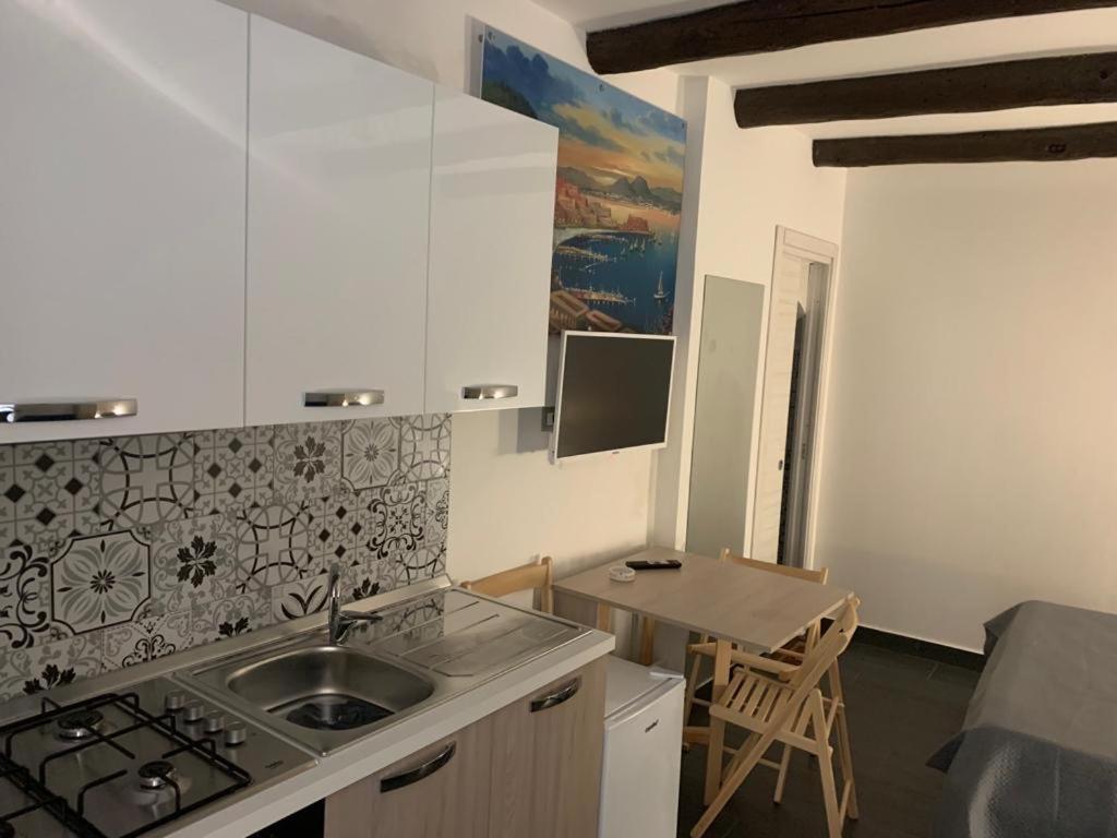 Apartamento Viky House Chiaia Nápoles Exterior foto