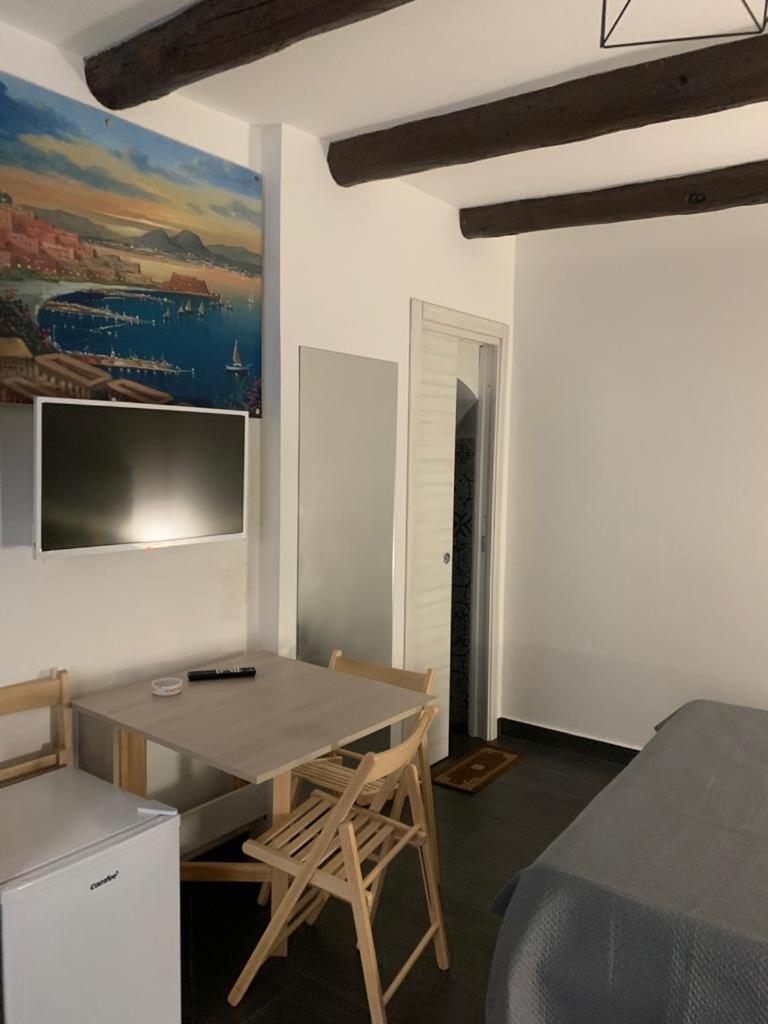 Apartamento Viky House Chiaia Nápoles Exterior foto
