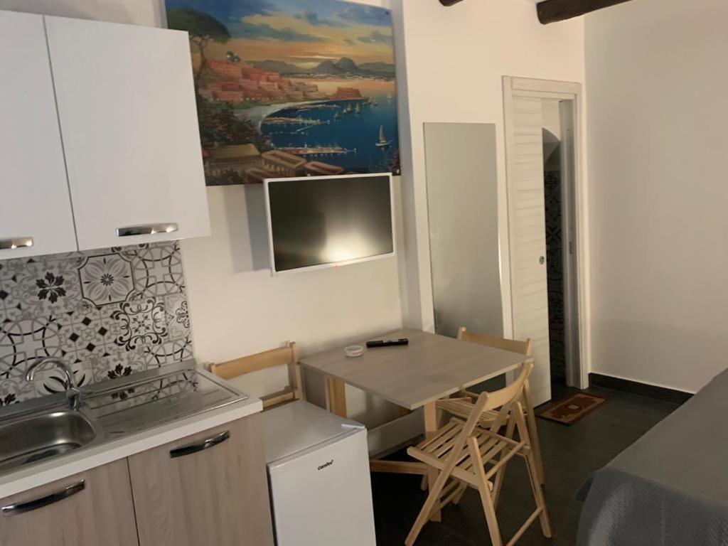 Apartamento Viky House Chiaia Nápoles Exterior foto