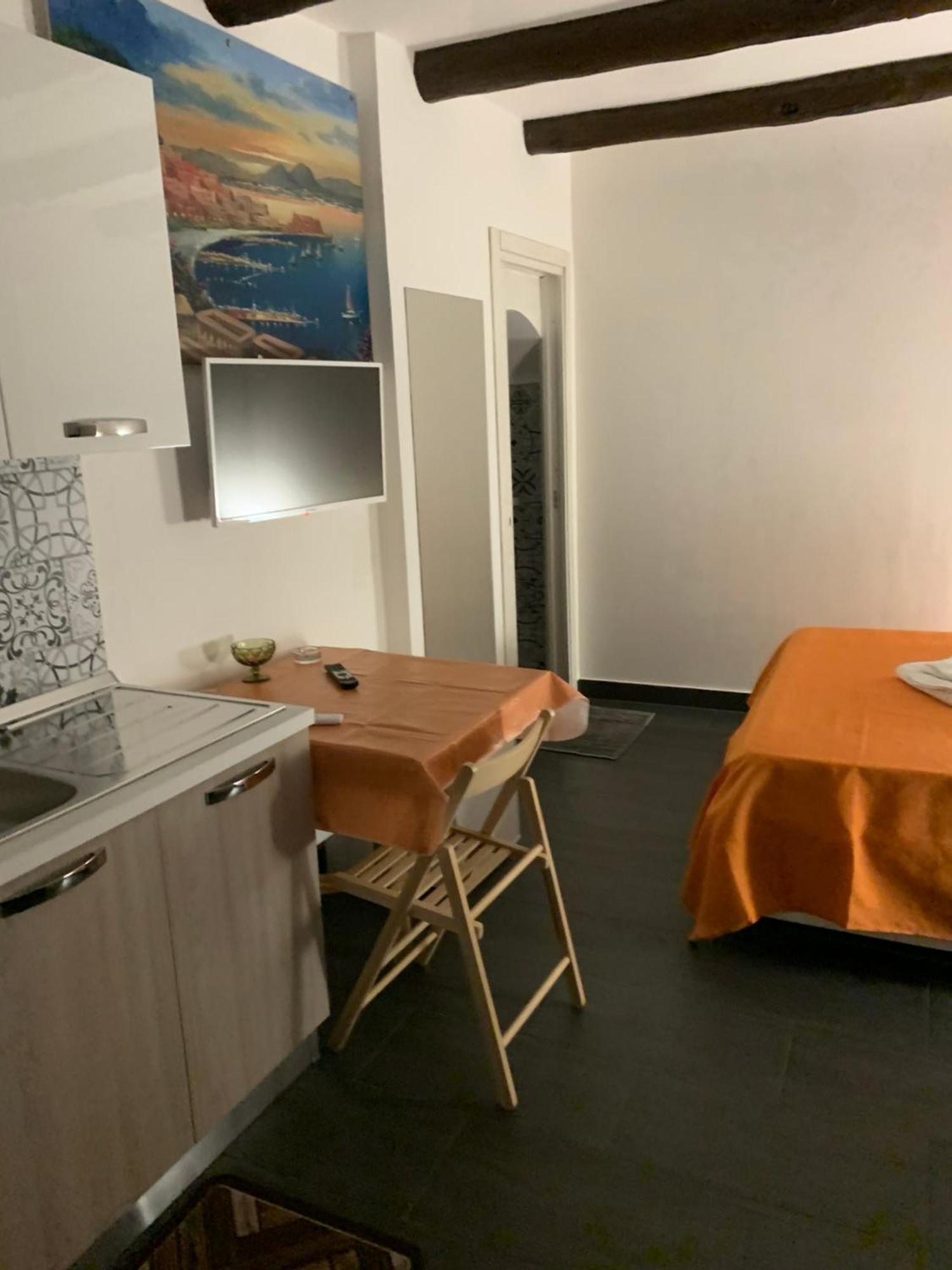 Apartamento Viky House Chiaia Nápoles Exterior foto